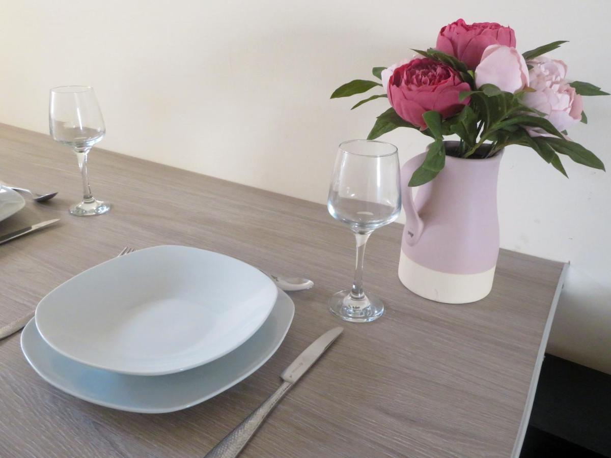 Entire 2 Bed Ground Floor Apartment Central But Quiet Ньюмаркет Екстер'єр фото