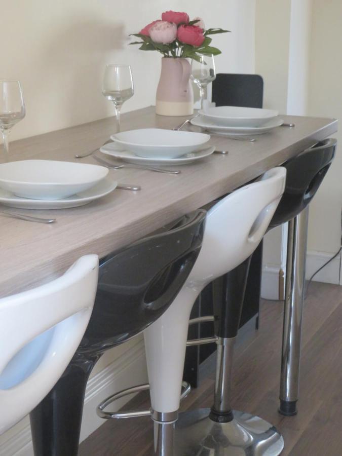 Entire 2 Bed Ground Floor Apartment Central But Quiet Ньюмаркет Екстер'єр фото