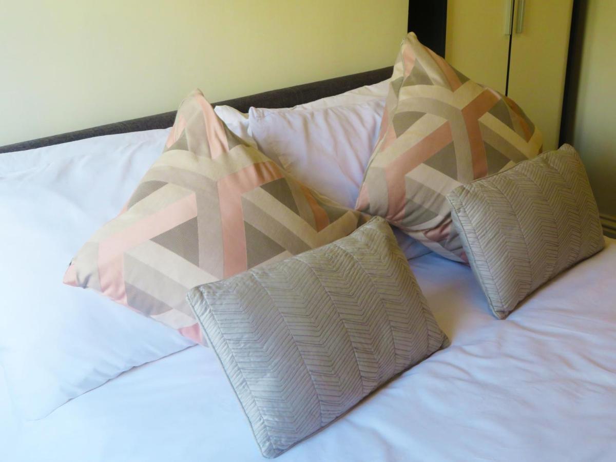 Entire 2 Bed Ground Floor Apartment Central But Quiet Ньюмаркет Екстер'єр фото