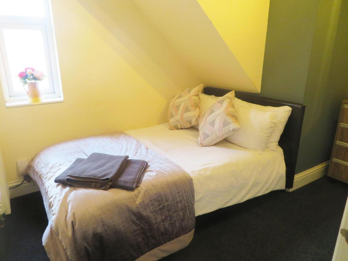 Entire 2 Bed Ground Floor Apartment Central But Quiet Ньюмаркет Екстер'єр фото
